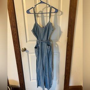 Super comfortable Rewash jumpsuit with pockets!